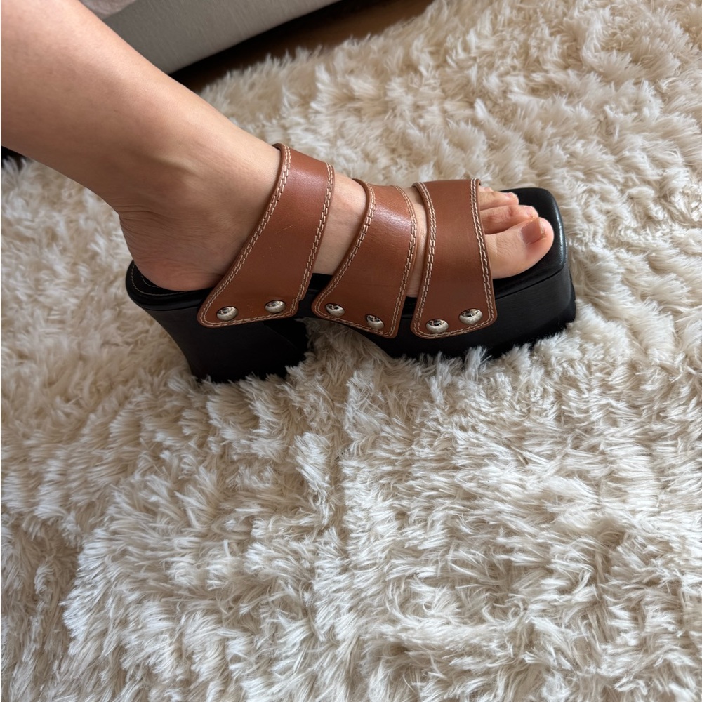Labucq Slog Tan (39) - Like new, sample size shoe - Picture 6 of 14